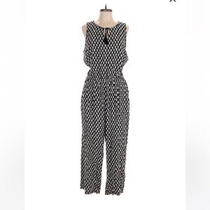Old Navy Black and White Jumpsuit size medium